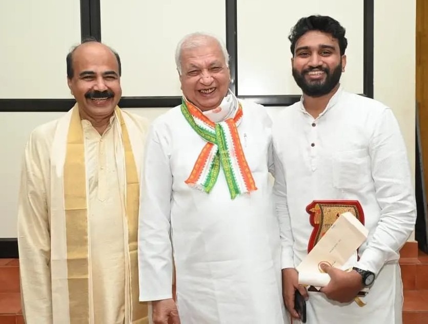 Dr. Mubaseer Ali receiving First Rank Award from the Governor of Kerala